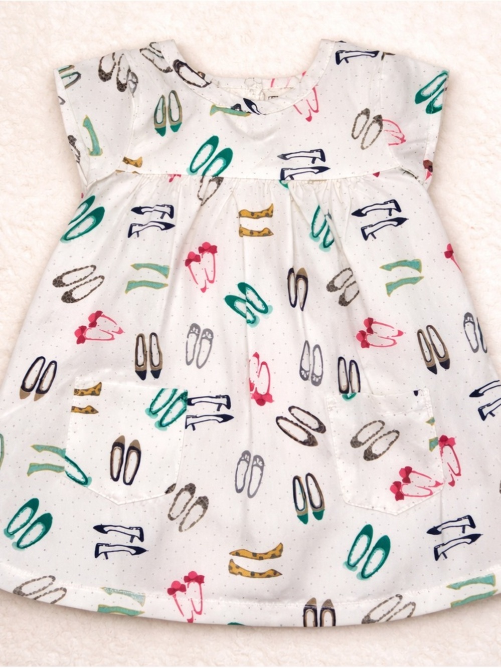 Girls size 6-9 months girls size 9 Months outfit